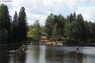 Ensimmäisellä regattarastilla tarkkuusammunnan parissa.